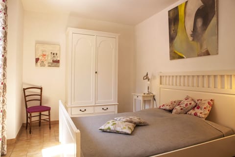 Chambre adultes de la maison des Pins.