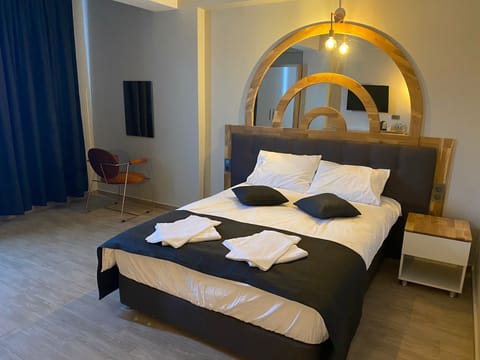 Standard Single Room | In-room safe, laptop workspace, WiFi (free), bed sheets