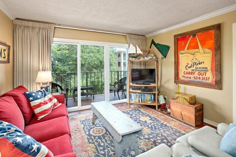 Beach Club 301 - Living Space