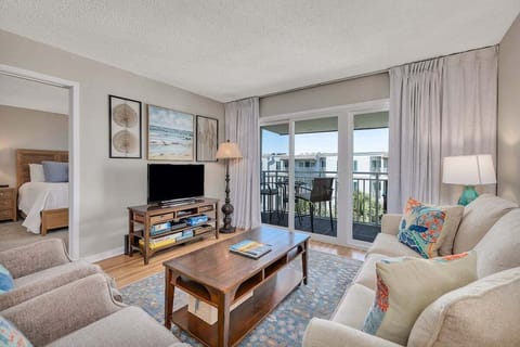 Beach Club 417 - Living Area