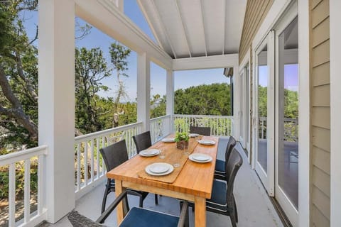 Side view of balcony dining area for 6