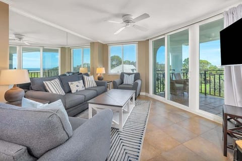 North Breakers 503 - Living room with patio access