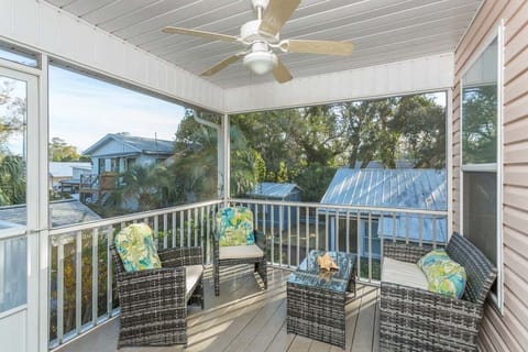 412 Union Street - Second Floor Screened Patio