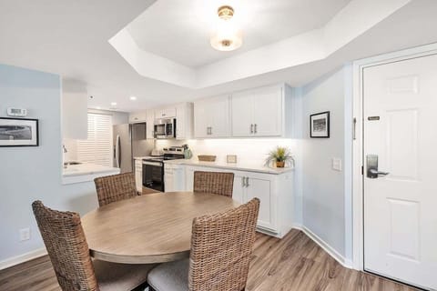 Beach Club 302 - Stunning Open Floor Plan