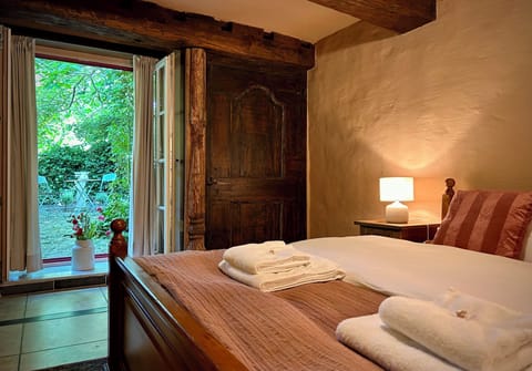 Classic Double Room | Down comforters, individually decorated, individually furnished