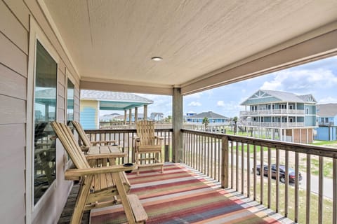 Freeport Vacation Rental | 3BR | 2BA | Stairs Required | 1,232 Sq Ft