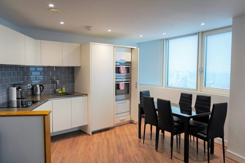 Luxury Apartment | 2 bedrooms, Egyptian cotton sheets, premium bedding, free WiFi