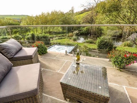 Cottage | Balcony