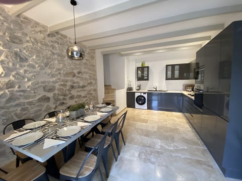 Dining kitchen