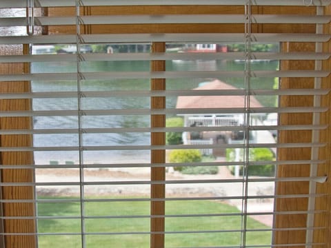 2nd floor room 1 - lake view