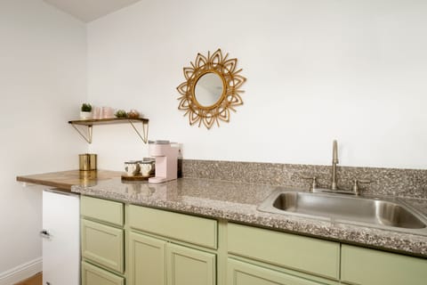 Premium Room, 1 King Bed | In-room dining