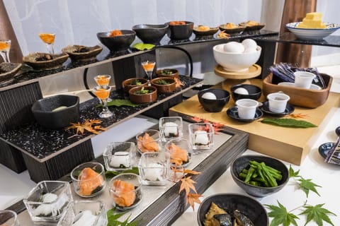 Daily buffet breakfast for a fee