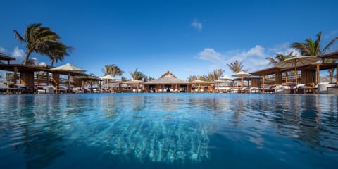 2 outdoor pools