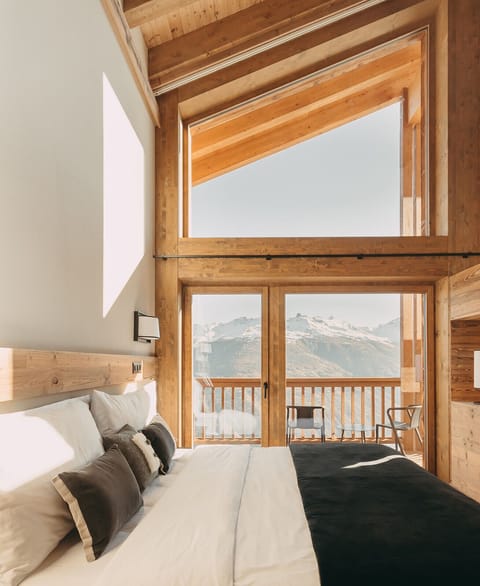 Suite Loft | Premium bedding, memory foam beds, minibar, in-room safe