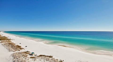 AWESOME BEACH! SUGAR WHITE SAND!