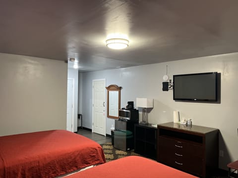 Deluxe Double Room | Down comforters, pillowtop beds, individually furnished, desk