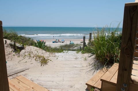 walkway to beach
