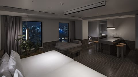 Party Suite - Non Smoking [MAX 6 Guests: up to 4 adults and 2 children (5 years old or younger)] | In-room safe, blackout drapes, soundproofing, iron/ironing board