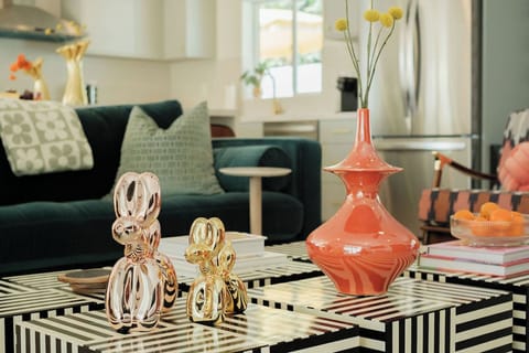 Exclusive Room | In-room business center