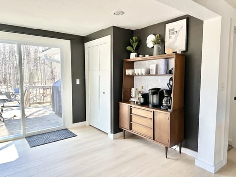 Coffee bar with multiple brewing options — start your mornings with a fresh cup on your own schedule.