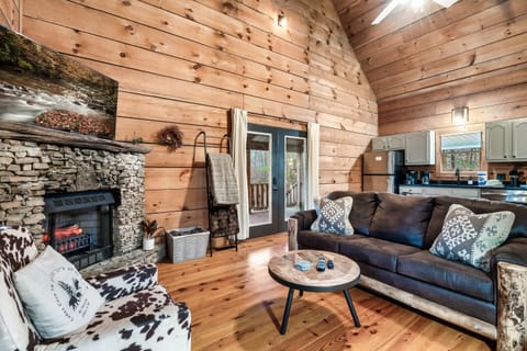 Wood & stone warmth with room to breathe