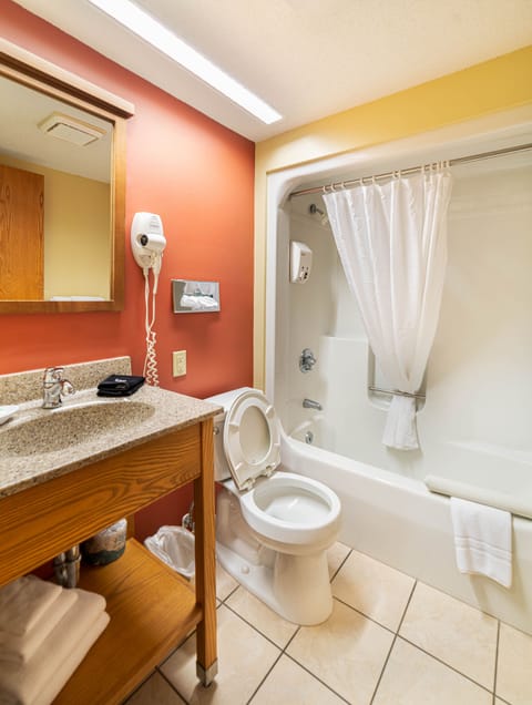 Combined shower/tub, hair dryer, towels, soap