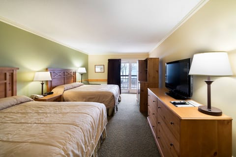 Signature Room | Blackout drapes, iron/ironing board, cribs/infant beds, free WiFi