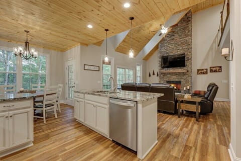 Fully-Stocked Kitchen with Granite Countertops