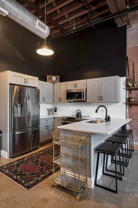 Fully stocked kitchen.