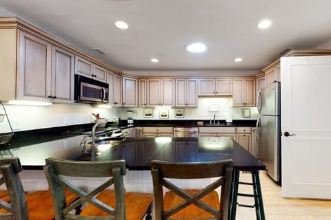 e5d72ba3-b923-4dae-b89f-5976f1b641d5