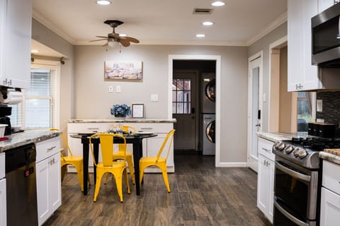 Kitchen and breakfast area
