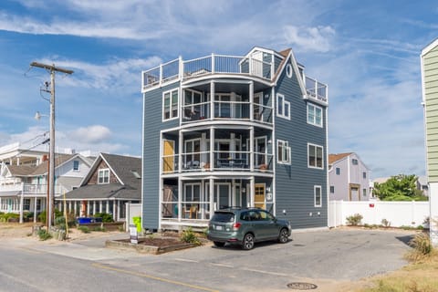 WELCOME TO 3 BELLEVUE!