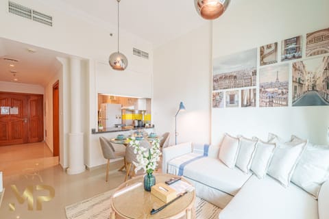 Apartment | Living area | Smart TV