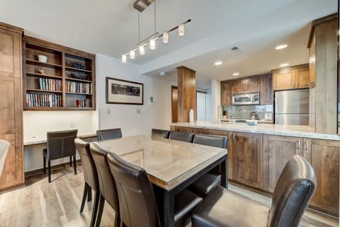 Dining / Desk / Kitchen