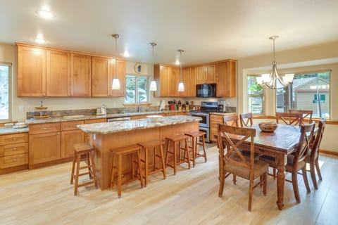 Kitchen | Fully Equipped | 1st Floor