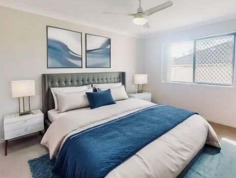 King Bed & wardrobe