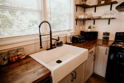 NEW Farmhouse sink