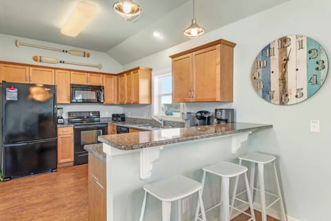 CB11: Inn No Hurry | Top Level Kitchen