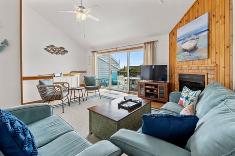 ACA: SeaFinn | Top Level Living Area - Fireplace Not Available For Guest Use