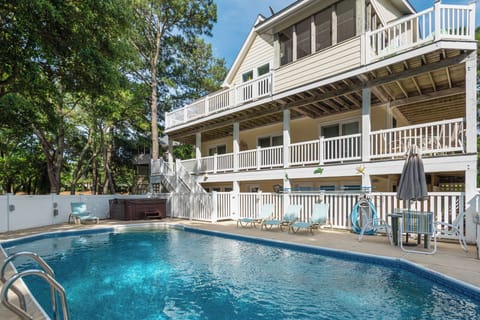 CL514: Plum Paws | Back Exterior w/ Private Pool & Hot Tub