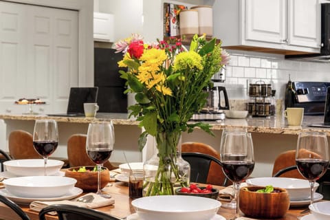 A fully stocked kitchen with everything you need incl. dishware, cutlery, and cooking set. A great space for the family or a romantic dinner