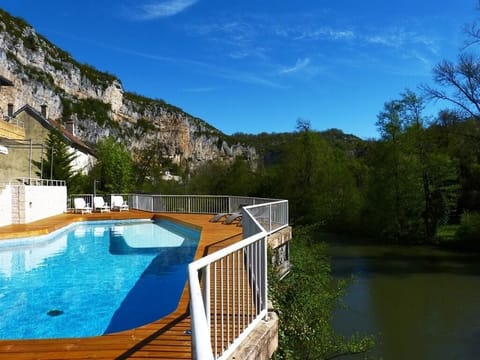 Outdoor pool, sun loungers