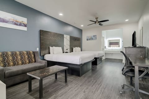 Deluxe Double Room | Down comforters, individually decorated, individually furnished, desk
