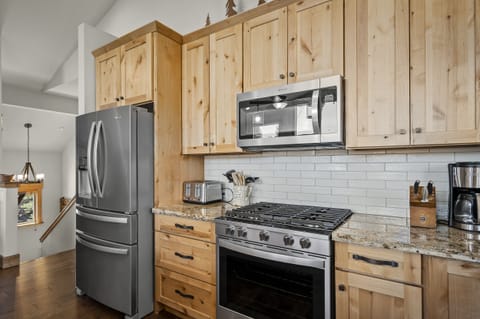 Kitchen:  Mountain View Lodge