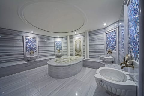 Sauna, steam room, Turkish bath, aromatherapy, massages