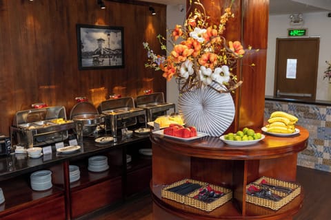 Free daily buffet breakfast