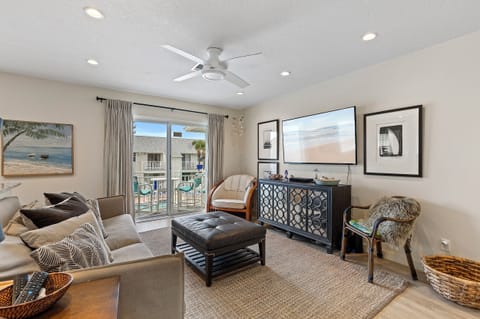 Colony Beach Club 246