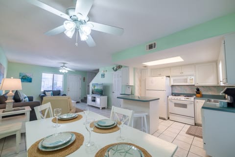 Welcome to Sunset on the Gulf, Gulf Highlands 110 W Leslie Lane in beautiful Panama City Beach, Florida!