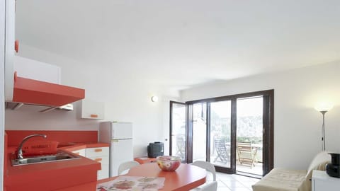 IL PORTO 13 E 16 - IL PORTO 13 Apartment in Porto Azzurro