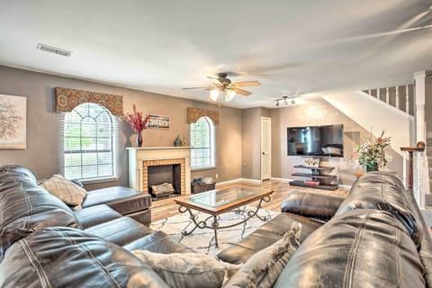Gainesville Vacation Rental | 4BR | 3BA | 3,900 Sq Ft | Step-Free Access